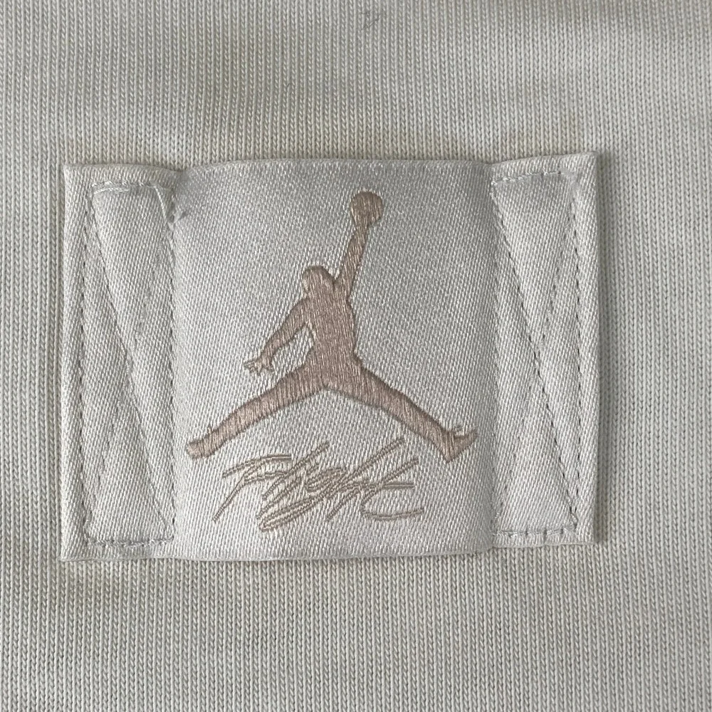 Jordan T-Shirt Mens XXL Sail White Flight Essentials Oversized Tee Basketball - Picture 3 of 10